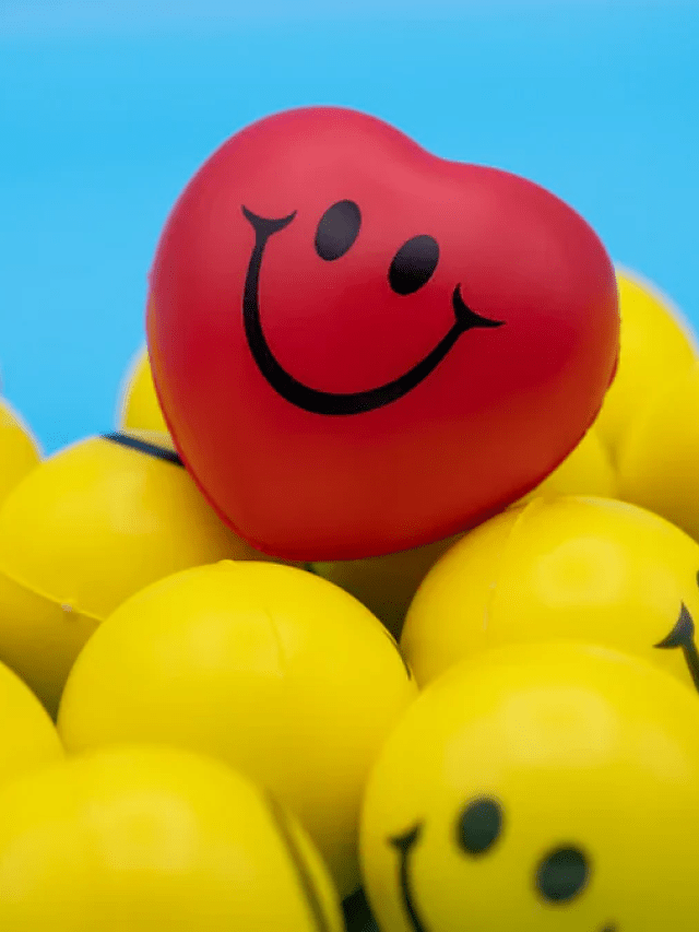World Smile Day 2022: Wishes to share on social media